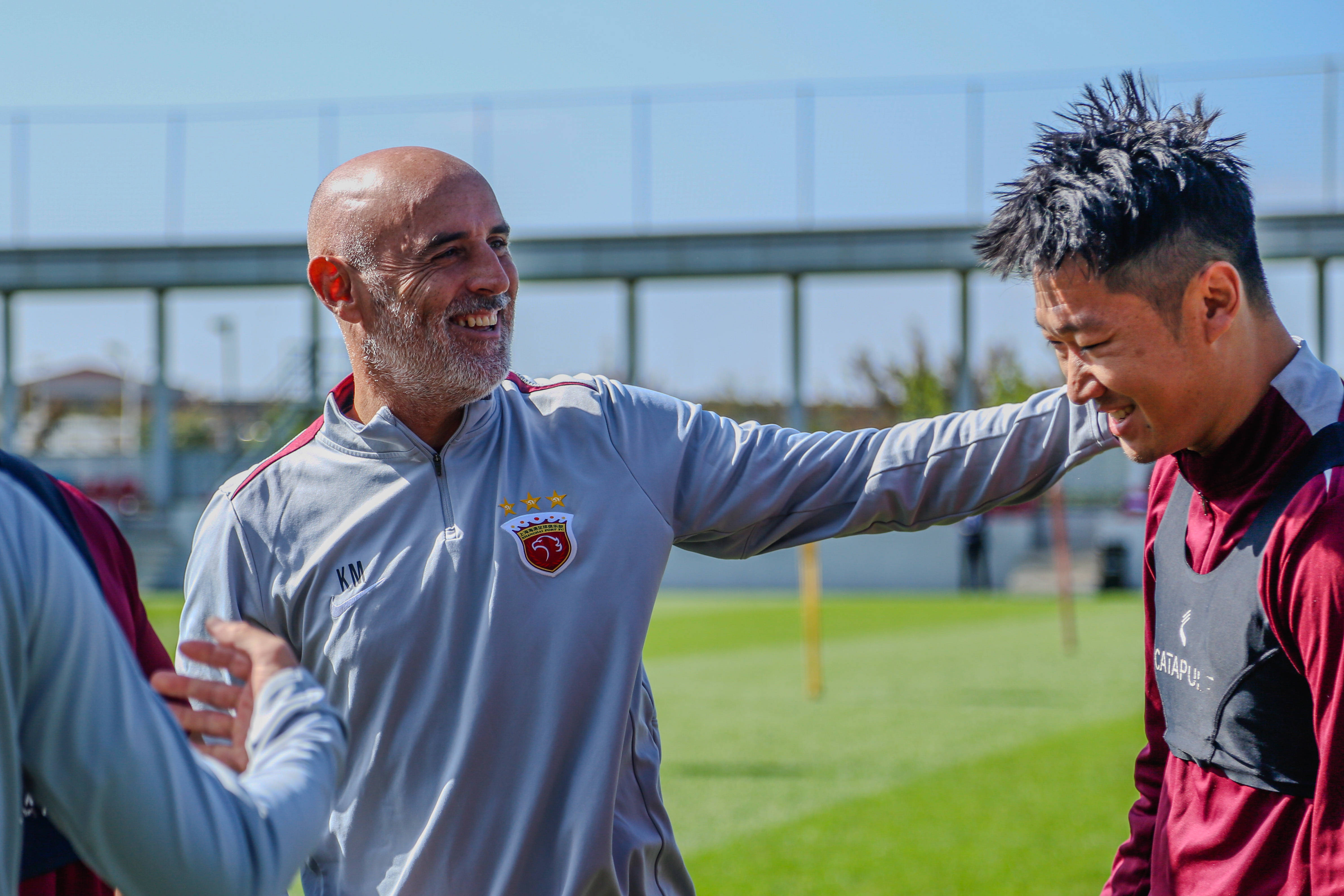 壹号娱乐下载-关于法尔肯主教练因言论惹争议，球员们需集中精神备战的信息